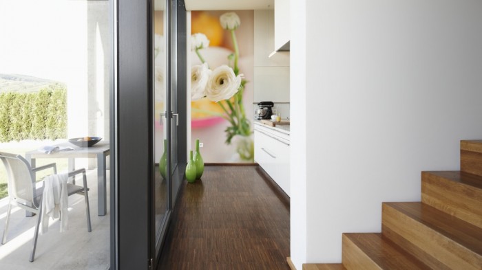 Ein Foto von dem 3D-Fotopanel Weiße Wildrose tapeziert in der Küche. Bestelle Deine Bildtapete online.