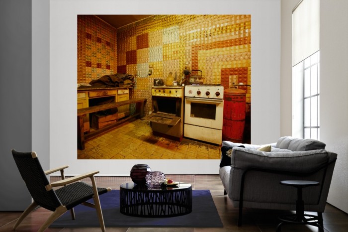 Die Fototapete Alte Küche, Lost Places als große Bildtapete im Wohnzimmer. Als Bildtapete ist die Fototapete Alte Küche, Lost Places ein besonderes Highlight auf Vliestapete.