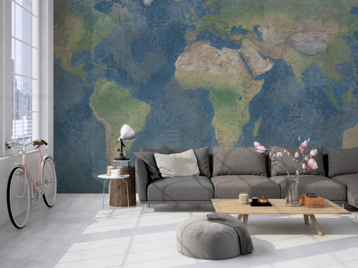 Die Fototapete Weltkarte, physische Landkarte Vintage auf einer großen Wand im Loft tapeziert. Die Fototapete Weltkarte, physische Landkarte Vintage wird individuell auf Deine Wand angepasst.
