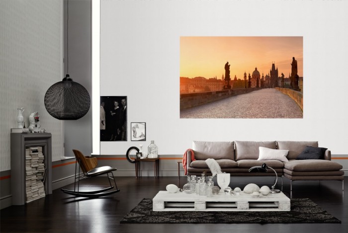 Die Fototapete Karlsbrücke in Prag, Tschechien als Wandbild im Wohnzimmer. Die Vlies-Fototapete Karlsbrücke in Prag, Tschechien verschönert als Wandbild Deine Wand.