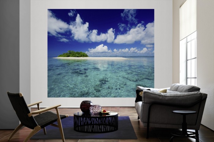 Die Fototapete Einsame Insel der Malediven als große Bildtapete im Wohnzimmer. Als Bildtapete ist die Fototapete Einsame Insel der Malediven ein besonderes Highlight auf Vliestapete.