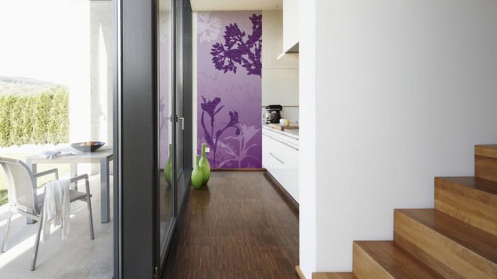 Ein Foto von dem Design-Fotopanel Blüten in Lila, Artwork tapeziert in der Küche. Bestelle Deine Bildtapete online.