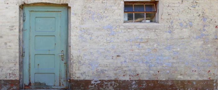 Die Fototapete Vintage Wand, altes Haus aus Ziegel, eine Vlies-Fototapete bei Livingwalls Cologne online kaufen. Die Fototapete Vintage Wand, altes Haus aus Ziegel ist eine Fototapete auf Maß.