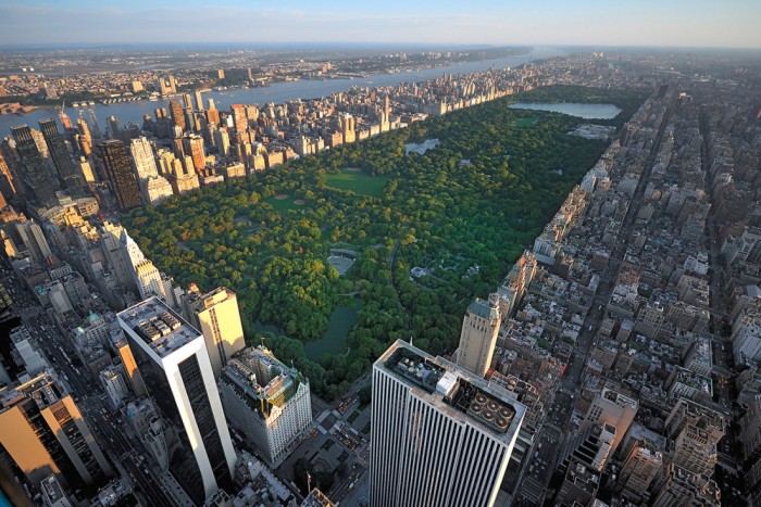 Die Fototapete Manhattan, New York, Central Park, eine Vlies-Fototapete bei Livingwalls Cologne online kaufen. Die Fototapete Manhattan, New York, Central Park ist eine Fototapete auf Maß.
