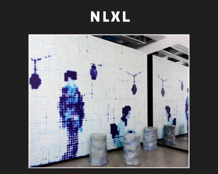 Die NLXL Tapeten PNO-07 und PNO-06 Addiction von Paola Navone tapeziert an einer Wand.