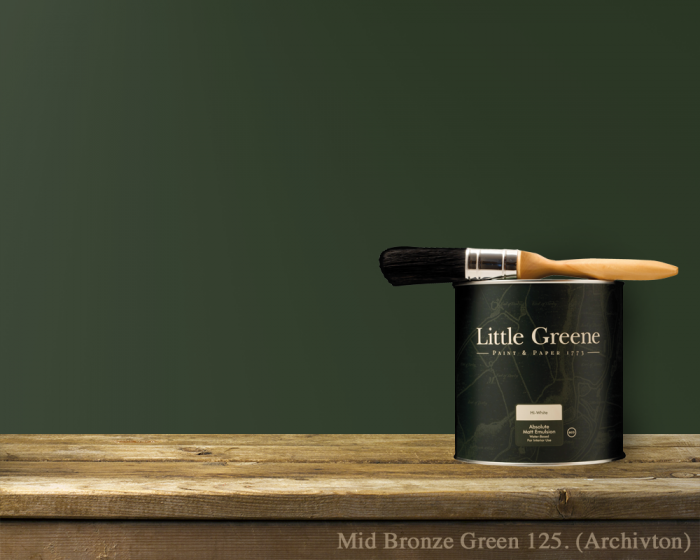 Englische Farbe von Little Greene Mid Bronze Green 125 - Hochwertige Farbe gestrichen an der Wand