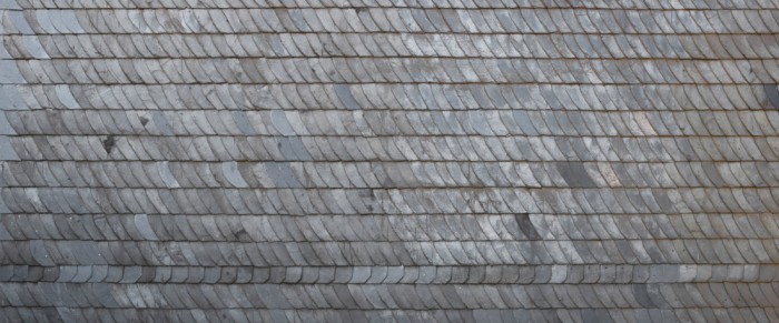 Die Fototapete Schiefer Wand, alte Fassade, eine Vlies-Fototapete bei Livingwalls Cologne online kaufen. Die Fototapete Schiefer Wand, alte Fassade ist eine Fototapete auf Maß.