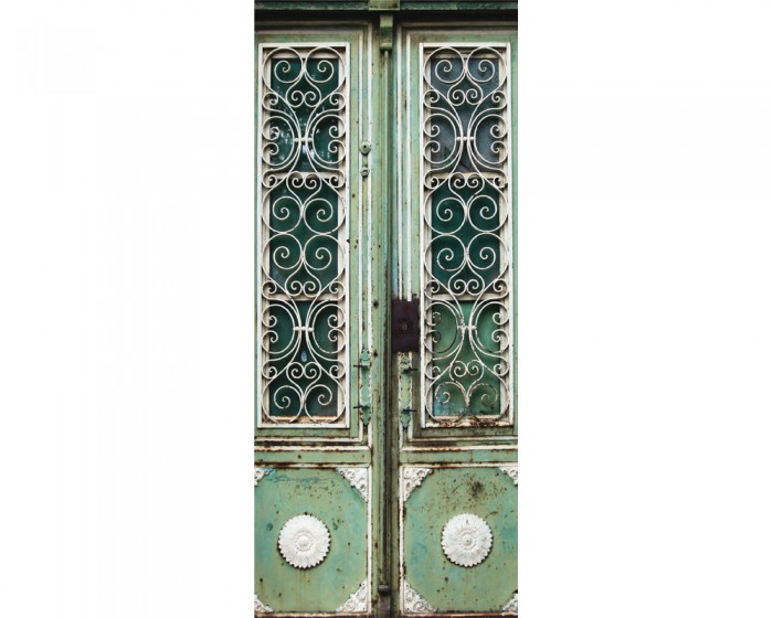 Du möchtest die selbstklebende Türtapete Alte Tür aus Paris online bestellen, aber die Maße passen nicht auf Deine Tür? Kontaktiere uns einfach!