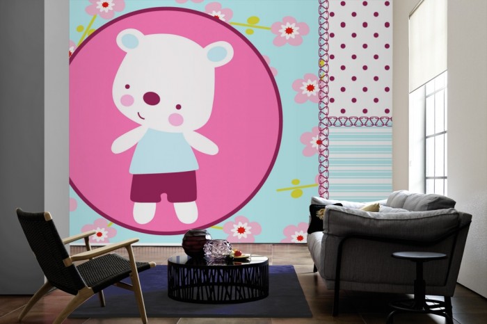 Im Wohnzimmer die Fototapete Bären-Baby, Patchwork-Design auf einer großen Wand tapeziert. Die Fototapete Bären-Baby, Patchwork-Design ist als Vlies-Fototapete im Wohnzimmer leicht zu tapezieren.