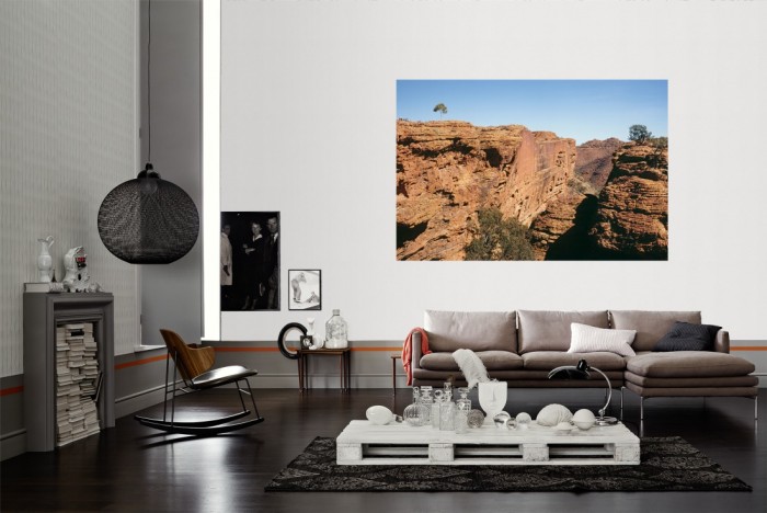 Die Fototapete Australien, Kings Canyon als Wandbild im Wohnzimmer. Die Vlies-Fototapete Australien, Kings Canyon verschönert als Wandbild Deine Wand.