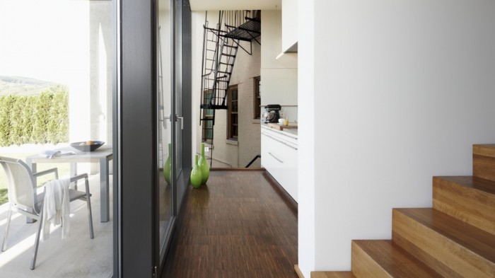 Ein Foto von dem 3D-Fotopanel Fassade in Soho, New York tapeziert in der Küche. Bestelle Deine Bildtapete online.