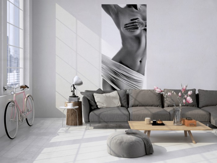 Das 3D Fotopanel Nackter Frauenkörper tapeziert in einem Loft. Bestelle die Bildtapete für Deine Wand online.