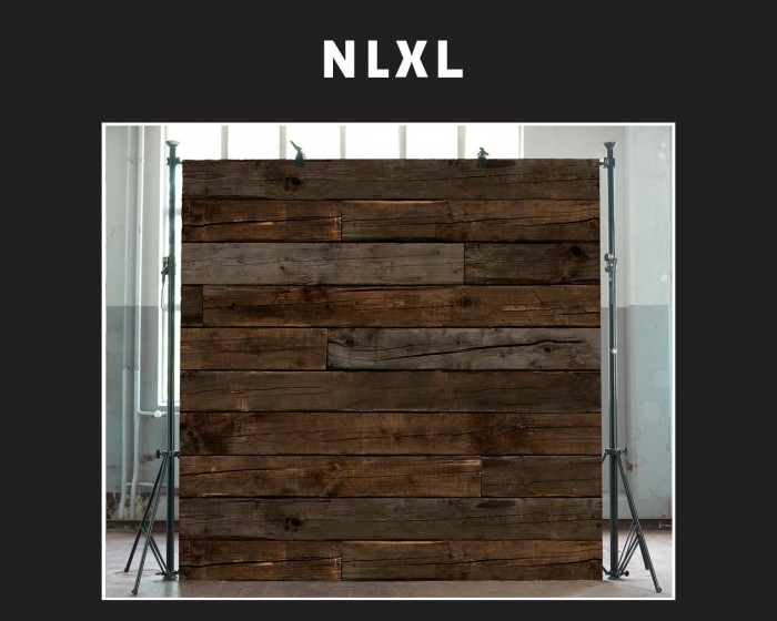 Die NLXL Tapete PHE-10 Scrapwood von Piet Hein Eek horizontal tapeziert an einer Wand.
