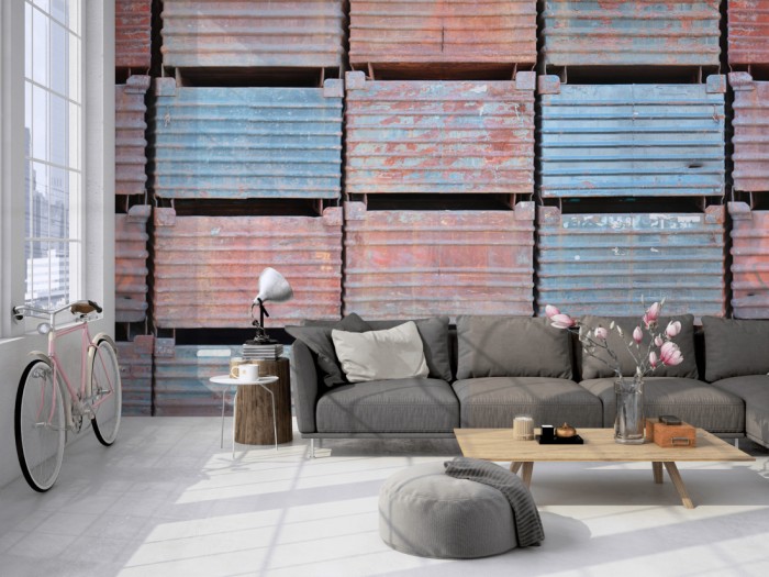 Die Fototapete Alte Stahlkisten, Container auf einer großen Wand im Loft tapeziert. Die Fototapete Alte Stahlkisten, Container wird individuell auf Deine Wand angepasst.