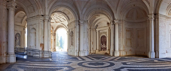 Die Fototapete Halle des Palácio Real in Lissabon, Portugal, eine Vlies-Fototapete bei Livingwalls Cologne online kaufen. Die Fototapete Halle des Palácio Real in Lissabon, Portugal ist eine Fototapete auf Maß.