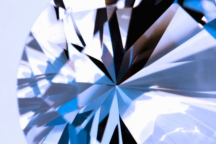 Die Fototapete Diamant Detail, eine Vlies-Fototapete bei Livingwalls Cologne online kaufen. Die Fototapete Diamant Detail ist eine Fototapete auf Maß.