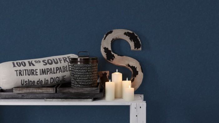 Die robuste Longlife Tapete 305642 von Architects Paper an einer Wand tapeziert. Die Longlife Tapete 305642 online bestellen.