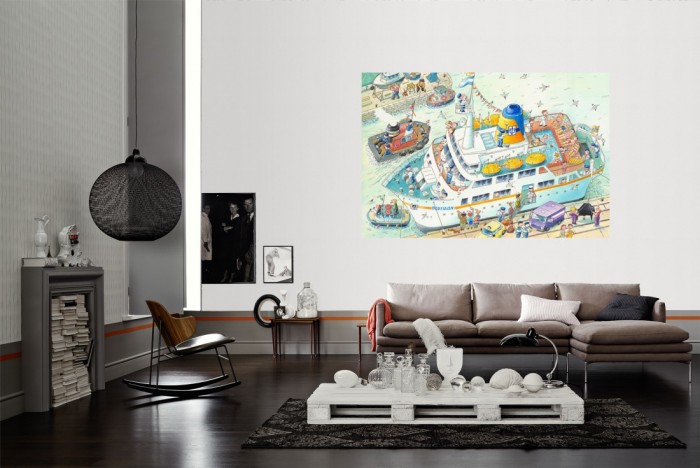 Die Fototapete Schiff im Hafen, Wimmelbild für Kinder als Wandbild im Wohnzimmer. Die Vlies-Fototapete Schiff im Hafen, Wimmelbild für Kinder verschönert als Wandbild Deine Wand.