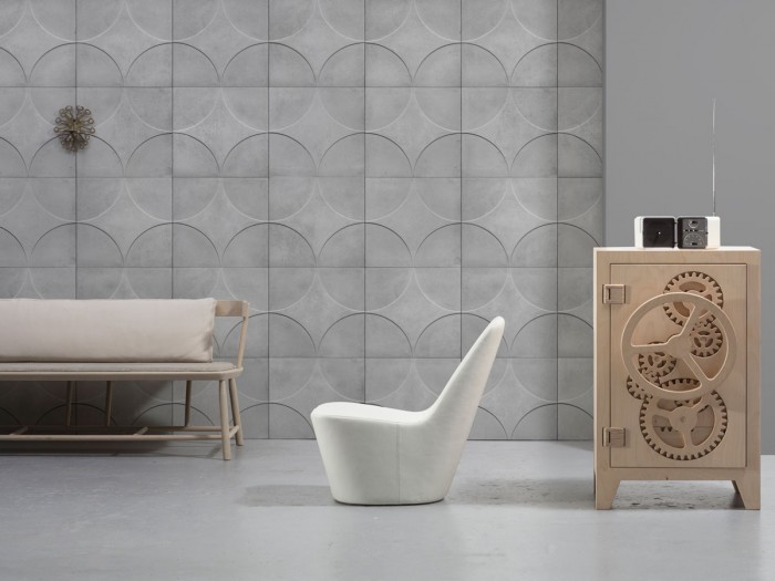 Raumfoto der Betontapete NLXL NDE-01 Moulded Circle Wallpaper von Nada Debs