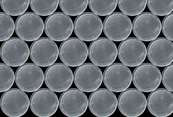 Die Fototapete Metalldeckel von Dosen, eine Vlies-Fototapete bei Livingwalls Cologne online kaufen. Die Fototapete Metalldeckel von Dosen ist eine Fototapete auf Maß.