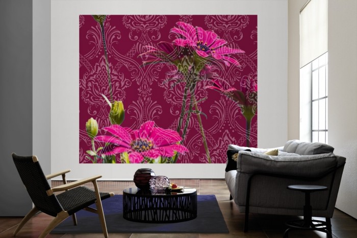 Die Design-Fototapete Barock Ornament mit Blüten als große Bildtapete im Wohnzimmer. Als Bildtapete ist die Design-Fototapete Barock Ornament mit Blüten ein besonderes Highlight auf Vliestapete.