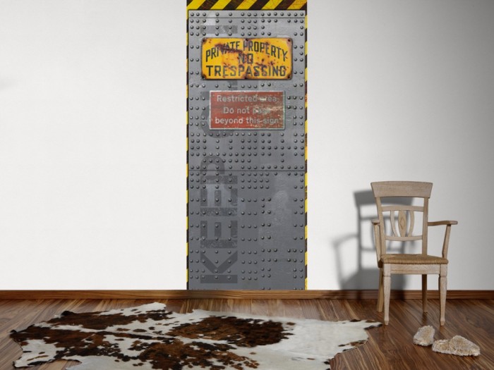 Ein Foto von dem 3D Fotopanel Stahltür Sicherheitsbereich tapeziert an der Wand. Bestelle Deine Bildtapete online.