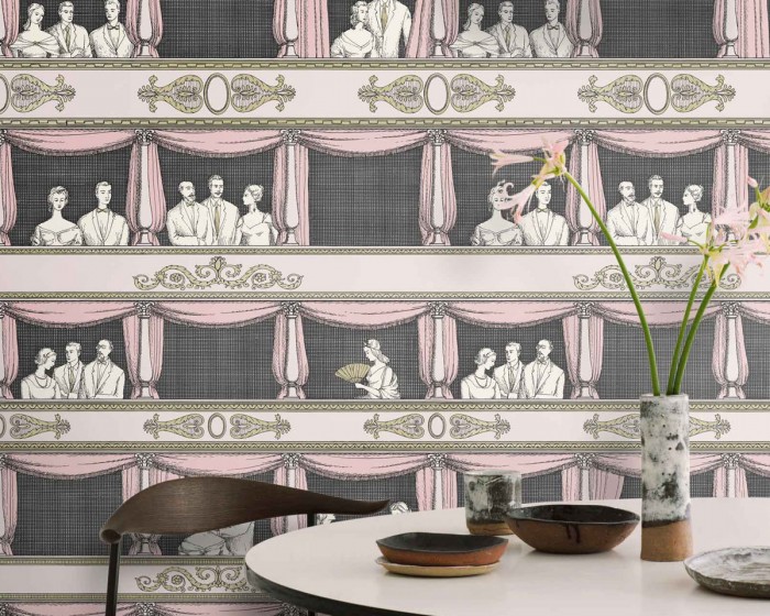Die Fornasetti Tapete 114/4008 Teatro auf einer Wand tapeziert
