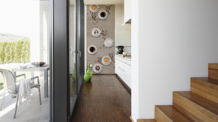 Ein Foto von dem 3D-Fotopanel Kaffee Tassen und Bohnen tapeziert in der Küche. Bestelle Deine Bildtapete online.