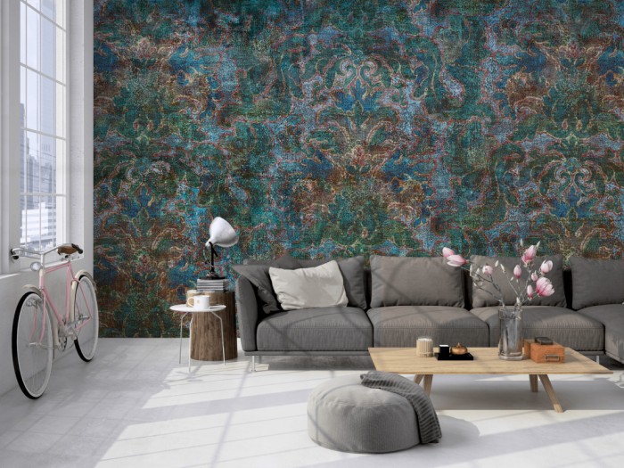 Die Designtapete Barock Ornament, Vintage Blue Bohemian auf einer großen Wand im Loft tapeziert. Die Designtapete Barock Ornament, Vintage Blue Bohemian wird individuell auf Deine Wand angepasst.