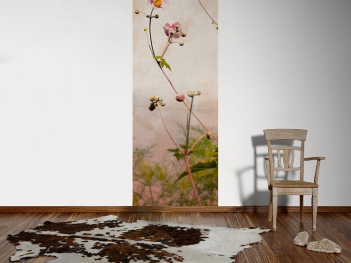 Ein Foto von dem Design-Fotopanel Wildrose in der Natur, Vintage tapeziert an der Wand. Bestelle Deine Bildtapete online.