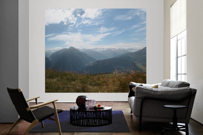 Die Fototapete Alpen Österreich, Blick über die Gipfel als große Bildtapete im Wohnzimmer. Als Bildtapete ist die Fototapete Alpen Österreich, Blick über die Gipfel ein besonderes Highlight auf Vliestapete.