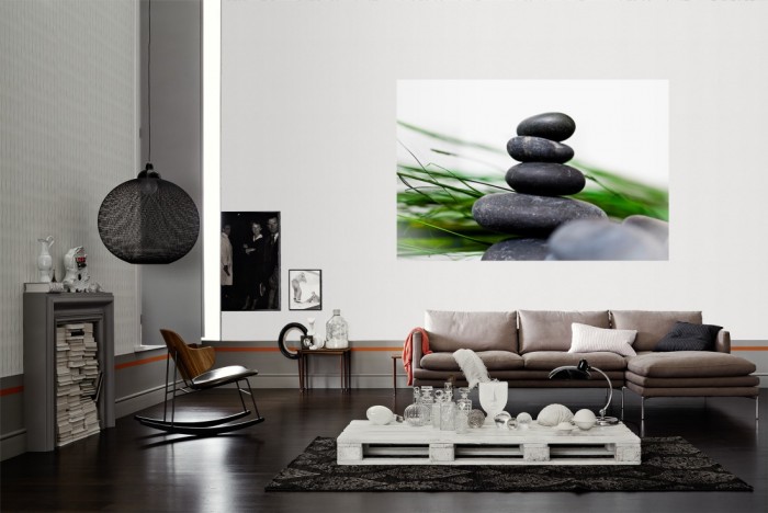 Die Fototapete Wellness, Turm aus Wellness-Steinen als Wandbild im Wohnzimmer. Die Vlies-Fototapete Wellness, Turm aus Wellness-Steinen verschönert als Wandbild Deine Wand.