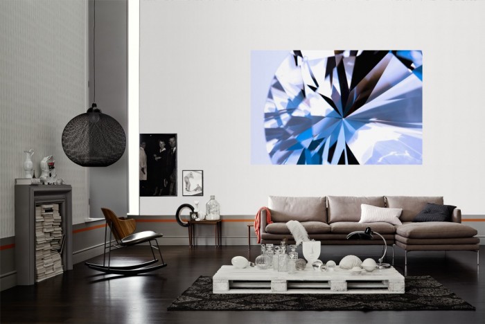 Die Fototapete Diamant Detail als Wandbild im Wohnzimmer. Die Vlies-Fototapete Diamant Detail verschönert als Wandbild Deine Wand.