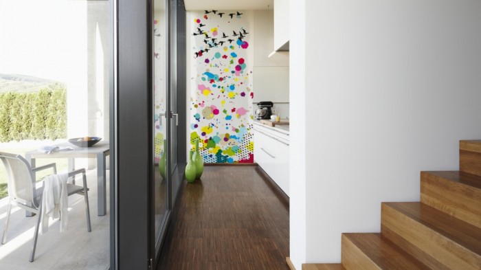 Ein Foto von dem Design-Fotopanel Vögel auf Reise, Artwork tapeziert in der Küche. Bestelle Deine Bildtapete online.