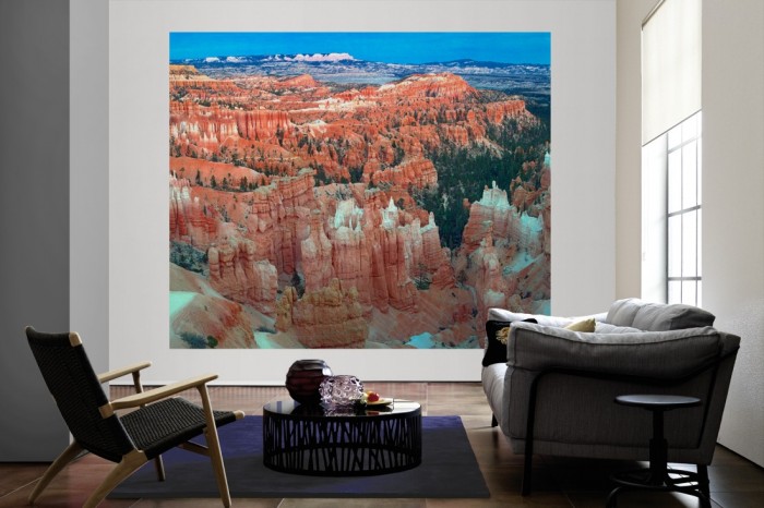 Die Fototapete Bryce-Canyon in Utah, USA als große Bildtapete im Wohnzimmer. Als Bildtapete ist die Fototapete Bryce-Canyon in Utah, USA ein besonderes Highlight auf Vliestapete.