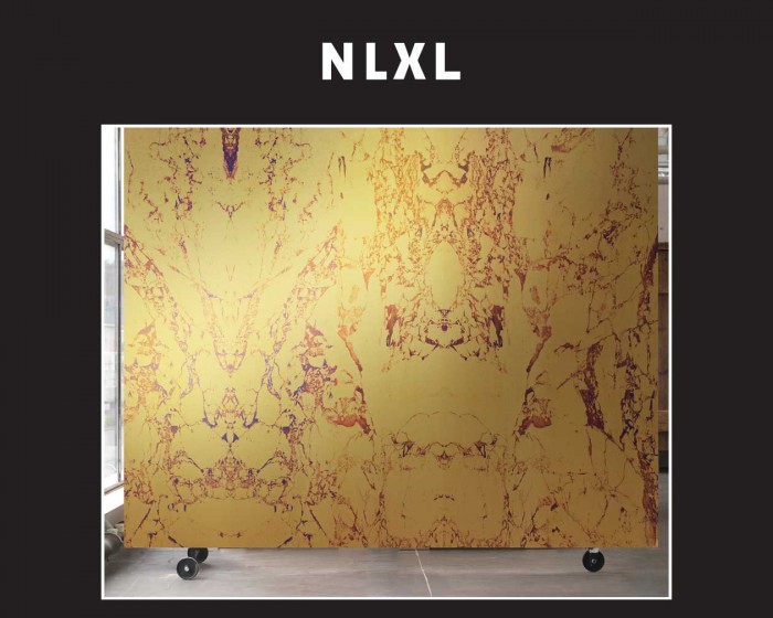 Die NLXL Tapeten PHM-80 und PHM-81 Materials von Piet Hein Eek tapeziert an einer Wand.