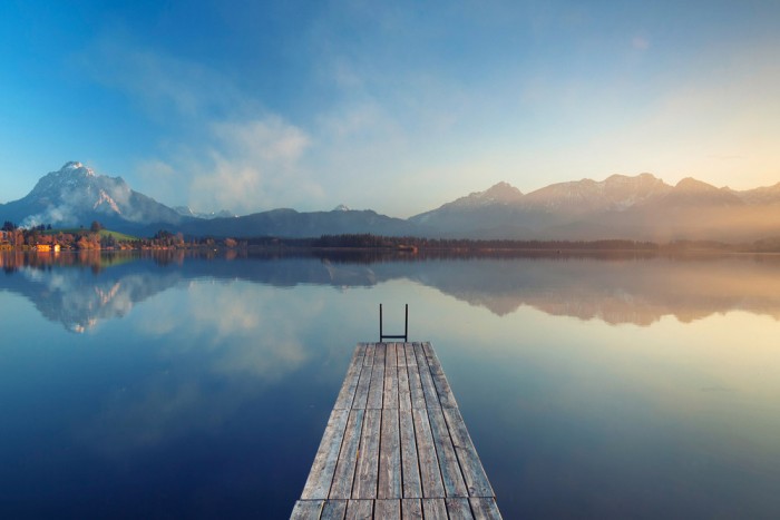 Die Fototapete Sonnenuntergang am See in den Alpen, Österreich, eine Vlies-Fototapete bei Livingwalls Cologne online kaufen. Die Fototapete Sonnenuntergang am See in den Alpen, Österreich ist eine Fototapete auf Maß.