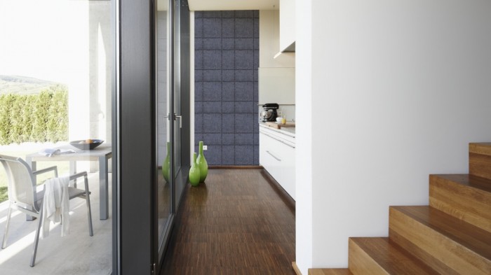 Ein Foto von dem Design-Fotopanel Vintage Struktur Blau-Grau tapeziert in der Küche. Bestelle Deine Bildtapete online.