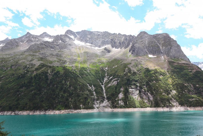 Die Fototapete Alpen Österreich, Bergsee, eine Vlies-Fototapete bei Livingwalls Cologne online kaufen. Die Fototapete Alpen Österreich, Bergsee ist eine Fototapete auf Maß.