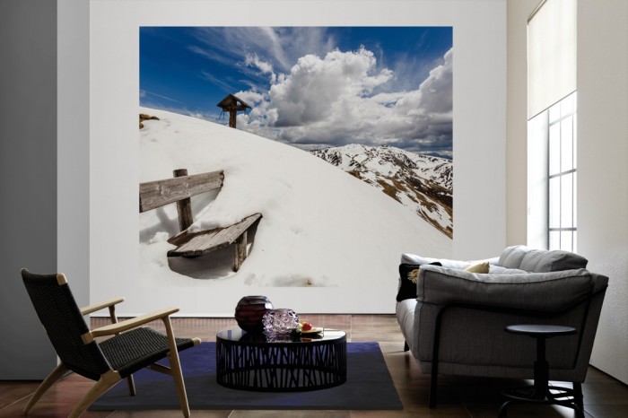 Die Fototapete Berge im Schnee, Alpen als große Bildtapete im Wohnzimmer. Als Bildtapete ist die Fototapete Berge im Schnee, Alpen ein besonderes Highlight auf Vliestapete.