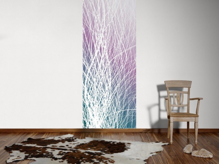 Ein Foto von dem Design-Fotopanel Feine Linien Weiß auf Lila, Artwork tapeziert an der Wand. Bestelle Deine Bildtapete online.