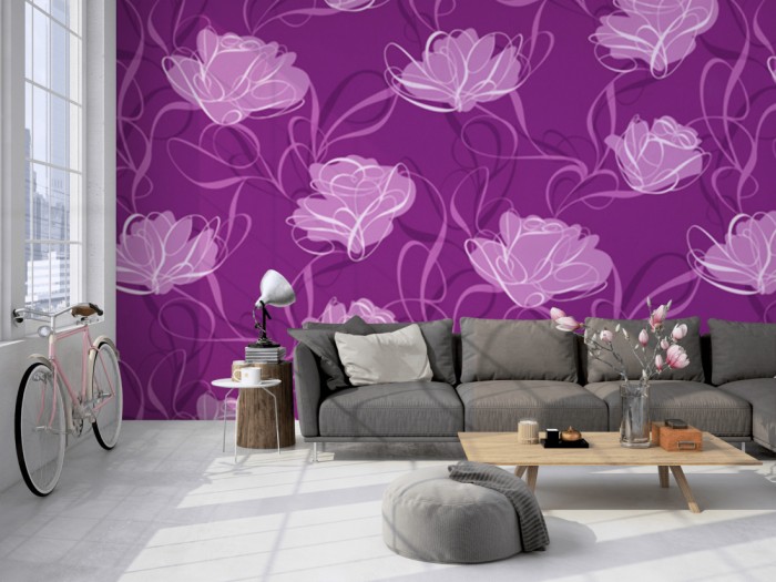 Die Design-Fototapete Blüten in Violett, Artwork auf einer großen Wand im Loft tapeziert. Die Design-Fototapete Blüten in Violett, Artwork wird individuell auf Deine Wand angepasst.