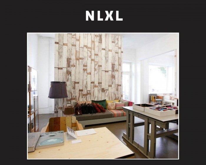 Raumfoto der NLXL Tapete PHE-02 Scrapwood von Piet Hein Eek.