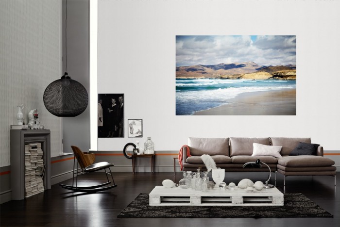 Die Fototapete Strand der Kanaren, Spanien als Wandbild im Wohnzimmer. Die Vlies-Fototapete Strand der Kanaren, Spanien verschönert als Wandbild Deine Wand.