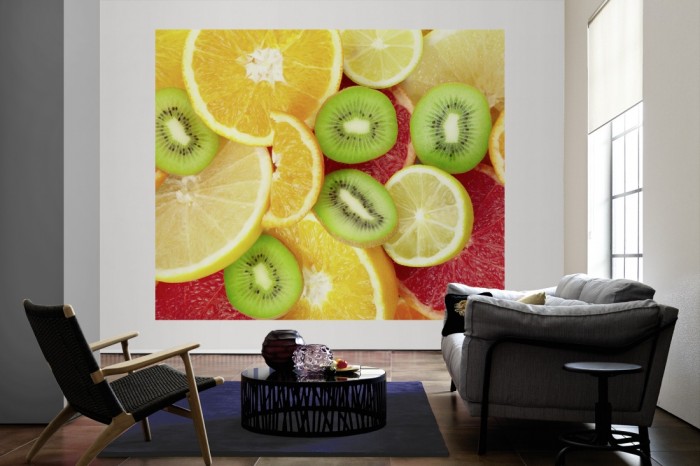 Die Fototapete Frucht Mix, Zitrusfrüchte als große Bildtapete im Wohnzimmer. Als Bildtapete ist die Fototapete Frucht Mix, Zitrusfrüchte ein besonderes Highlight auf Vliestapete.