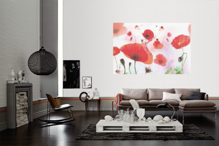 Die Design-Fototapete Geometrie Mohnblumen als Wandbild im Wohnzimmer. Die Vlies-Design-Fototapete Geometrie Mohnblumen verschönert als Wandbild Deine Wand.