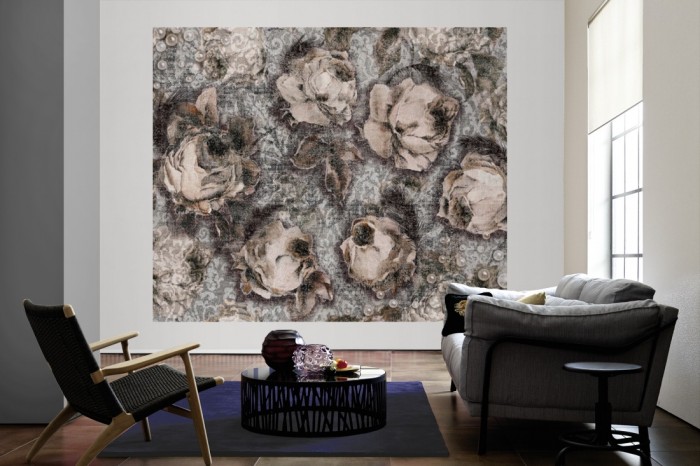 Die Designtapete Barock Ornament, Vintage Roses Bohemian als große Bildtapete im Wohnzimmer. Als Bildtapete ist die Designtapete Barock Ornament, Vintage Roses Bohemian ein besonderes Highlight auf Vliestapete.