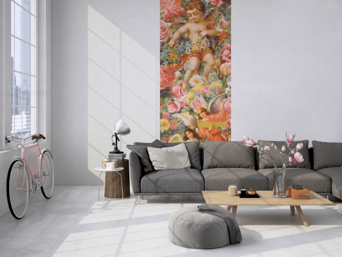 Das Design-Fotopanel Engel im Blütenmeer Gemälde tapeziert in einem Loft. Bestelle die Bildtapete für Deine Wand online.
