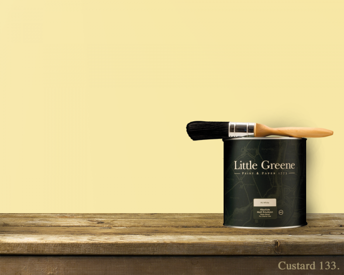 Englische Farbe von Little Greene Custard 133 - Hochwertige Farbe gestrichen an der Wand