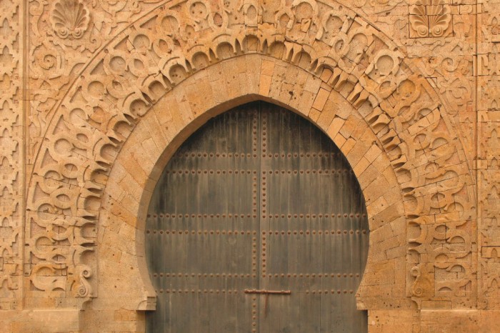 Die Fototapete Tor im Orient, eine Vlies-Fototapete bei Livingwalls Cologne online kaufen. Die Fototapete Tor im Orient ist eine Fototapete auf Maß.